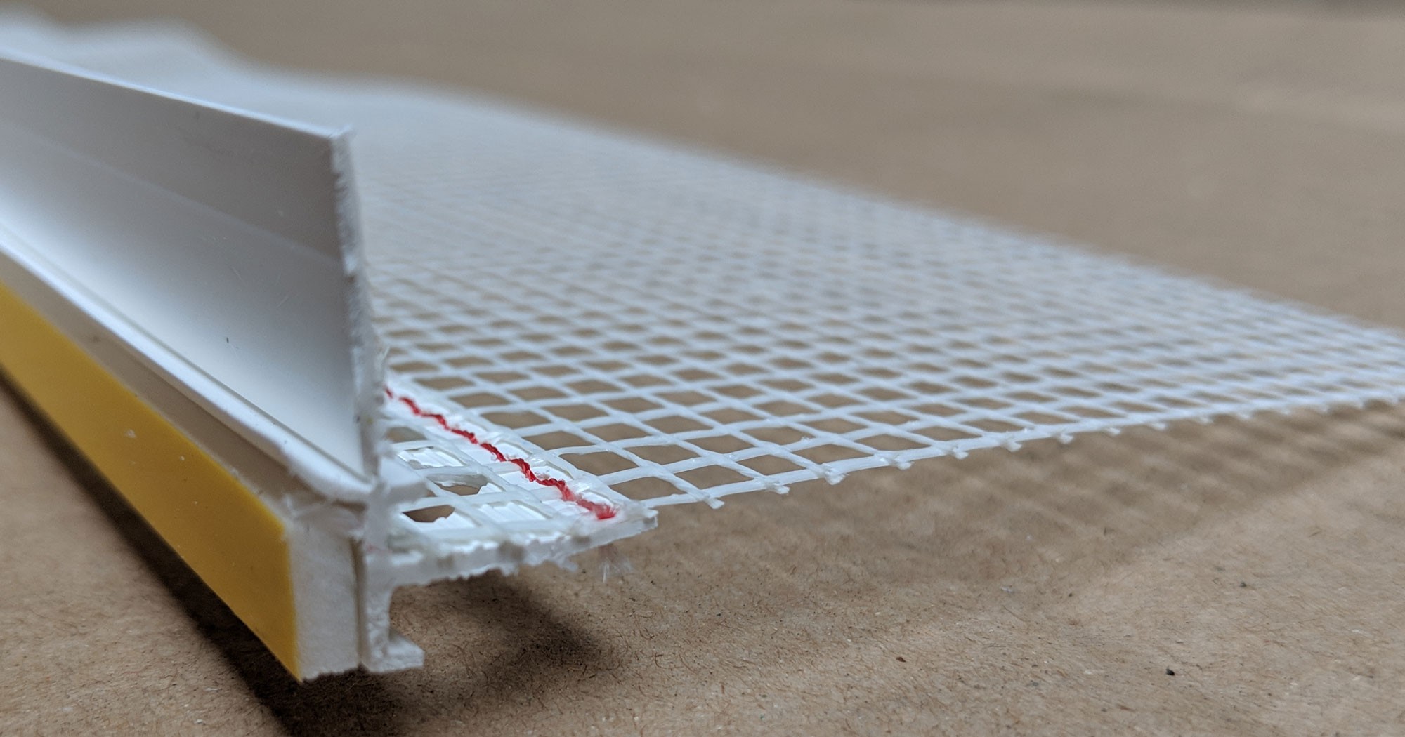 White PVC Self Adhesive Window / Door Frameseal APU Bead With Mesh 9mm Render Depth 2.6m 1 Length