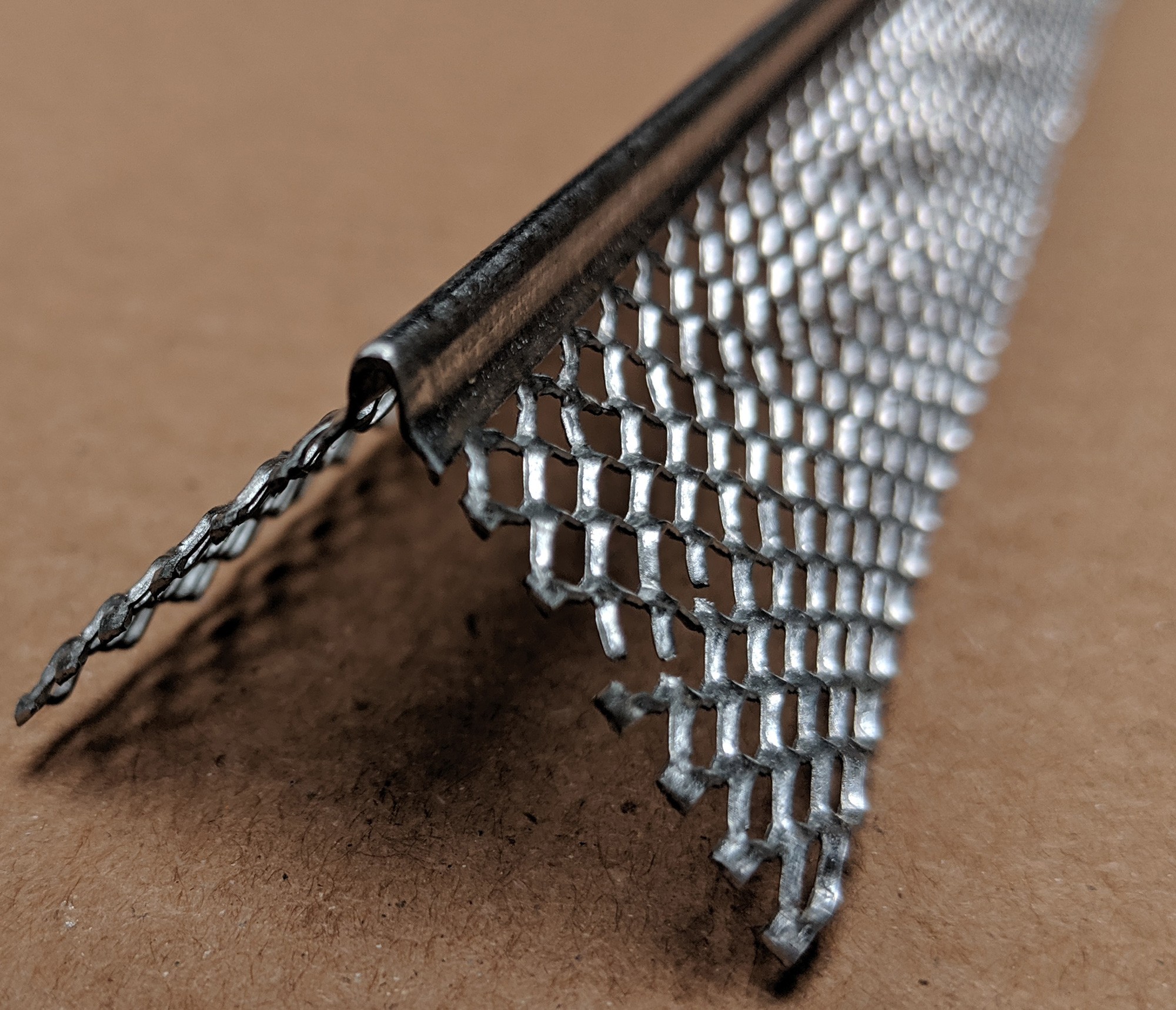 Protektor 3mm x 28mm x 240cm Galvanised Steel Mini Mesh Corner Bead Box 50
