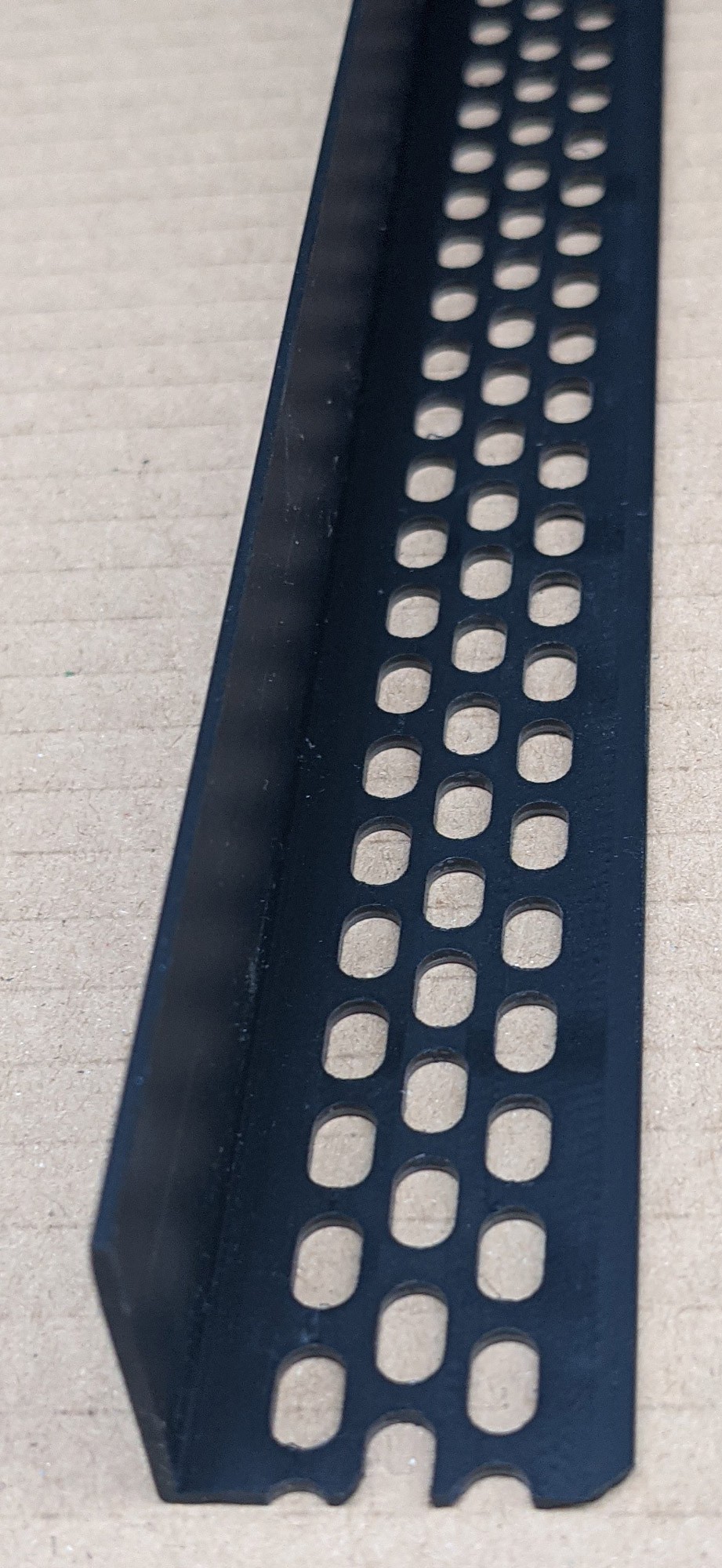 Wemico 30mm x 30mm x 2.5m Black PVC Ventilation Angle 1 Length