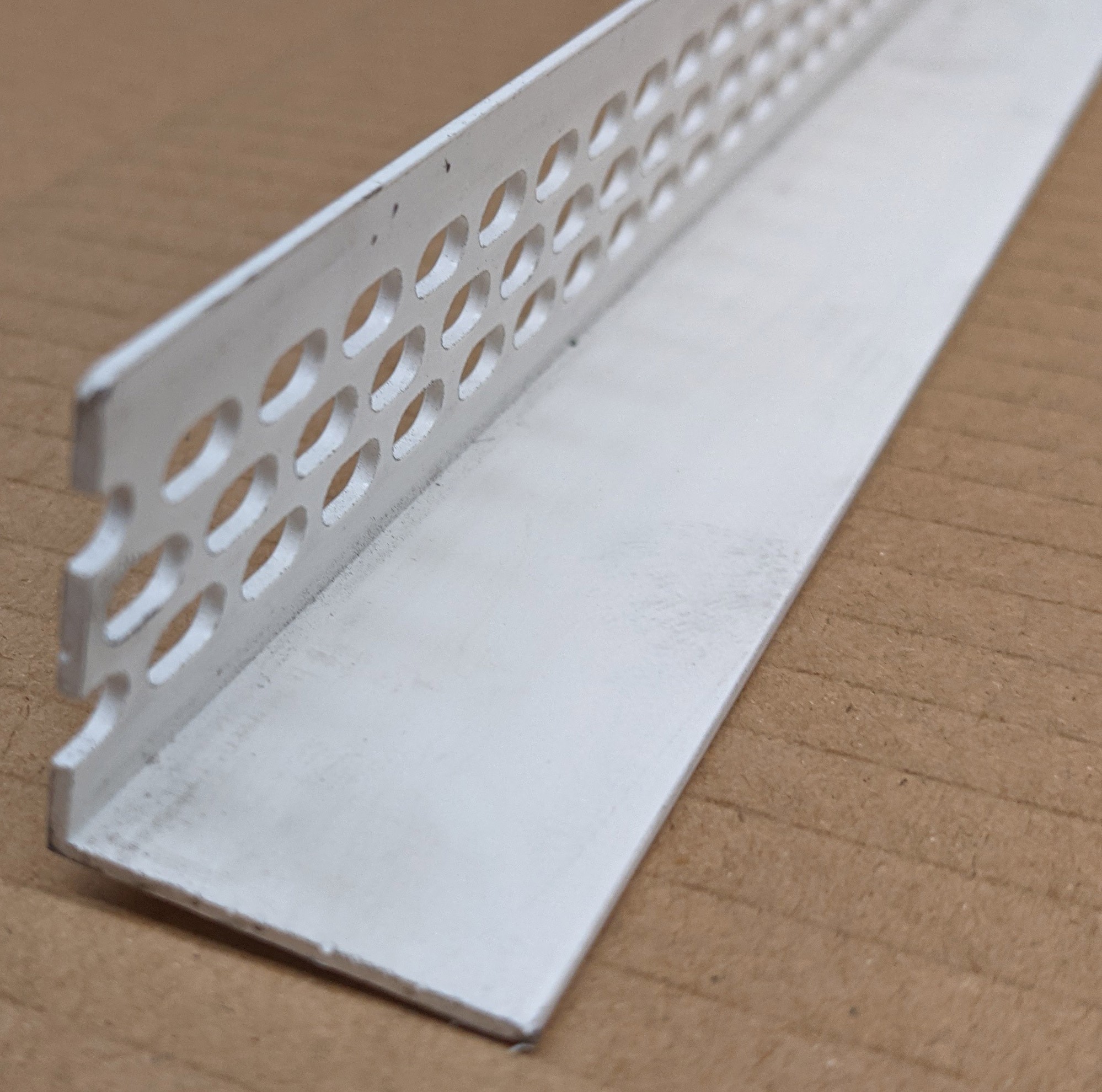 Wemico 30mm x 30mm x 2.5m White PVC Ventilation Angle 1 Length